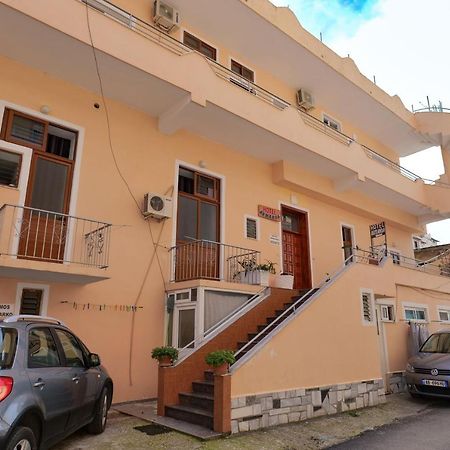 Hotel Casamia Саранда Экстерьер фото
