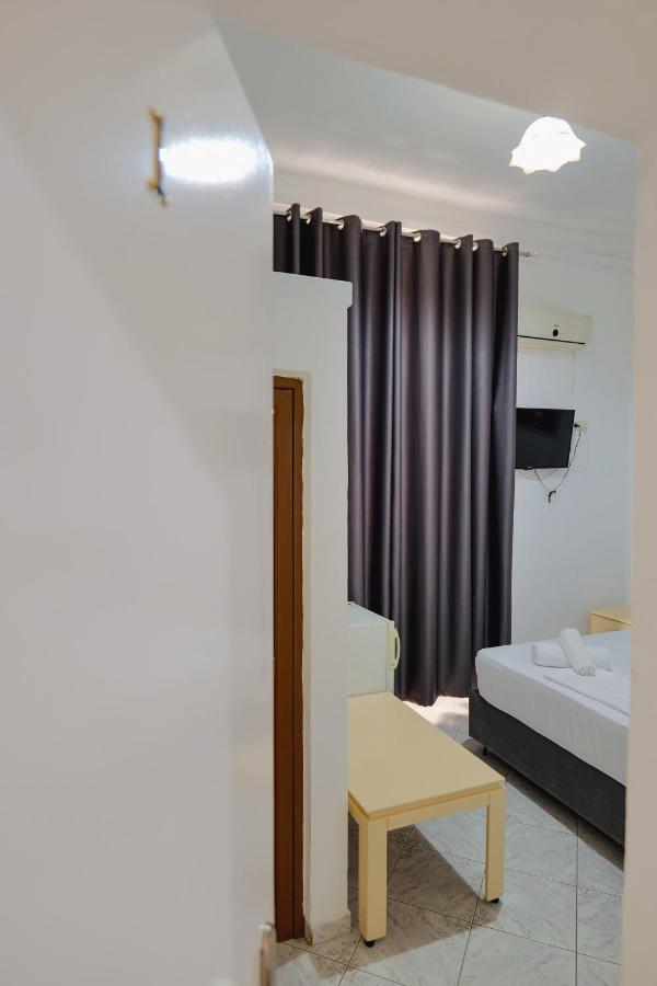 Hotel Casamia Саранда Экстерьер фото